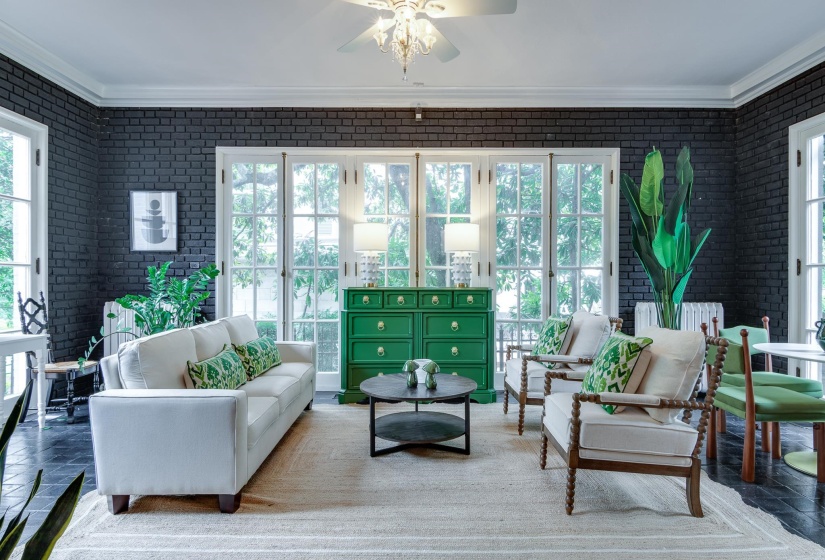 2221 POPLAR AVE, Memphis, Tennessee 38104, 5 Bedrooms Bedrooms, 12 Rooms Rooms,4.3 BathroomsBathrooms,Residential,For Sale,POPLAR,10219716