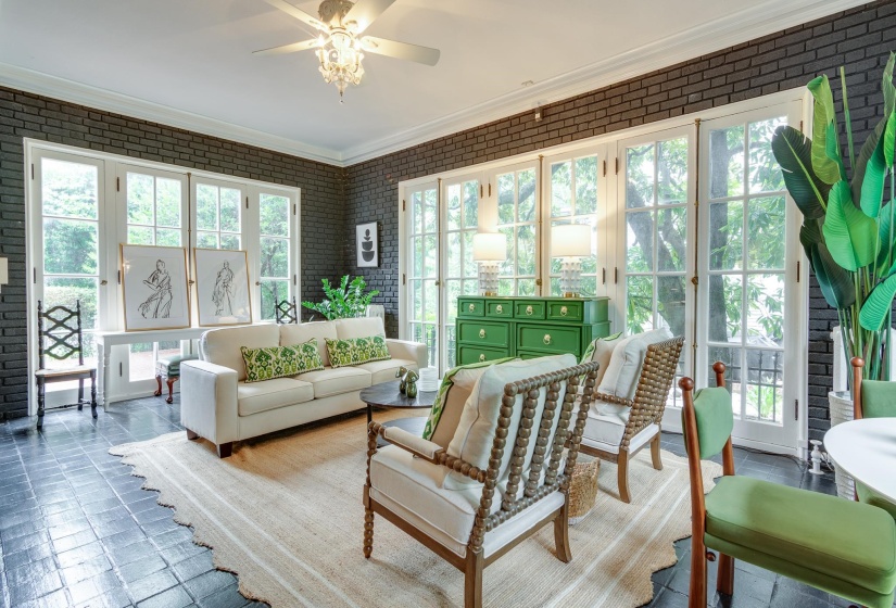 2221 POPLAR AVE, Memphis, Tennessee 38104, 5 Bedrooms Bedrooms, 12 Rooms Rooms,4.3 BathroomsBathrooms,Residential,For Sale,POPLAR,10219716