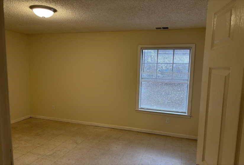 643 MCWHIRTER AVE, Memphis, Tennessee 38127, 2 Bedrooms Bedrooms, 3 Rooms Rooms,2 BathroomsBathrooms,Rental Properties,For Sale,MCWHIRTER,10219734