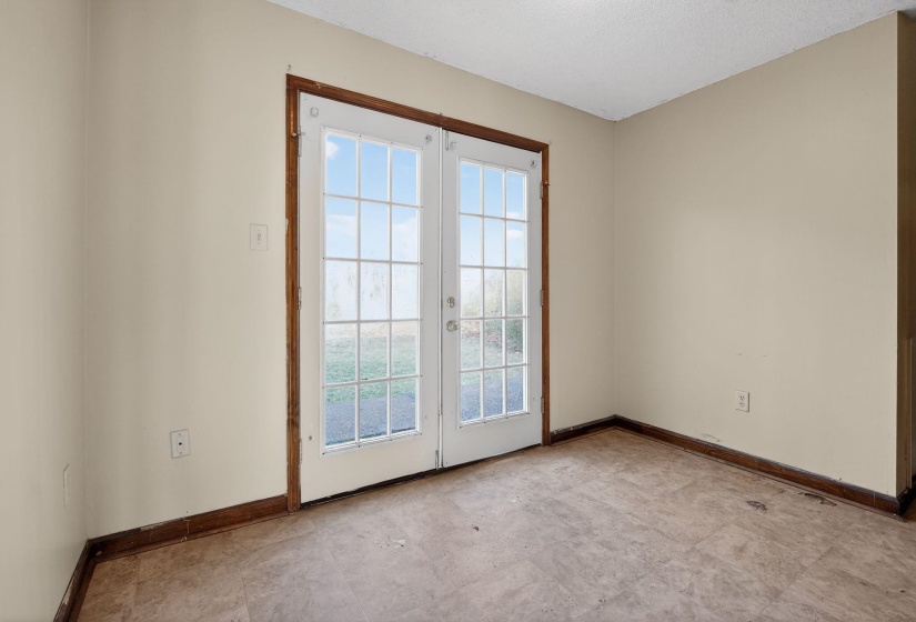 3877 BLACK FORREST DR, Memphis, Tennessee 38128, 3 Bedrooms Bedrooms, 5 Rooms Rooms,2 BathroomsBathrooms,Residential,For Sale,BLACK FORREST,10216252