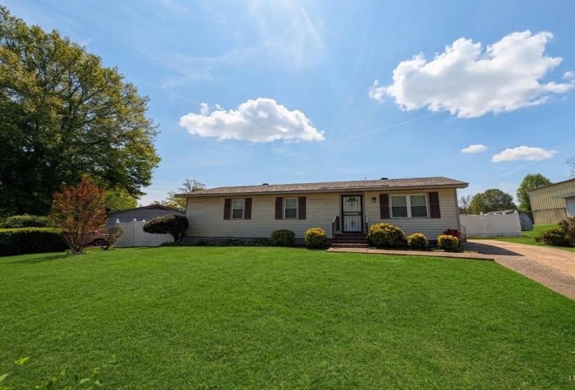 153 SEVEN PINES DR, Collierville, Tennessee 38017, 3 Bedrooms Bedrooms, 6 Rooms Rooms,1 BathroomBathrooms,Residential,For Sale,SEVEN PINES,10219729
