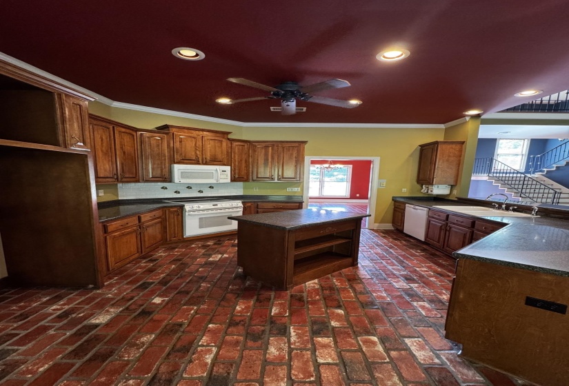 439 MCLILLIE LN, Covington, Tennessee 38019, 5 Bedrooms Bedrooms, 10 Rooms Rooms,4.1 BathroomsBathrooms,Residential,For Sale,MCLILLIE,10219759