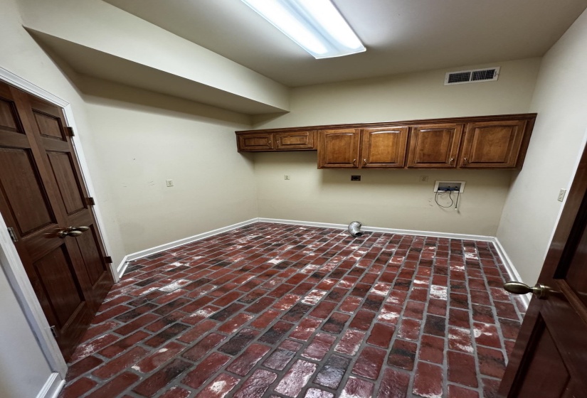 439 MCLILLIE LN, Covington, Tennessee 38019, 5 Bedrooms Bedrooms, 10 Rooms Rooms,4.1 BathroomsBathrooms,Residential,For Sale,MCLILLIE,10219759