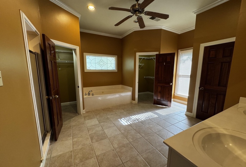 439 MCLILLIE LN, Covington, Tennessee 38019, 5 Bedrooms Bedrooms, 10 Rooms Rooms,4.1 BathroomsBathrooms,Residential,For Sale,MCLILLIE,10219759