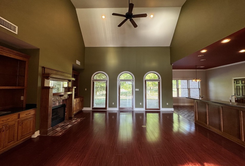439 MCLILLIE LN, Covington, Tennessee 38019, 5 Bedrooms Bedrooms, 10 Rooms Rooms,4.1 BathroomsBathrooms,Residential,For Sale,MCLILLIE,10219759