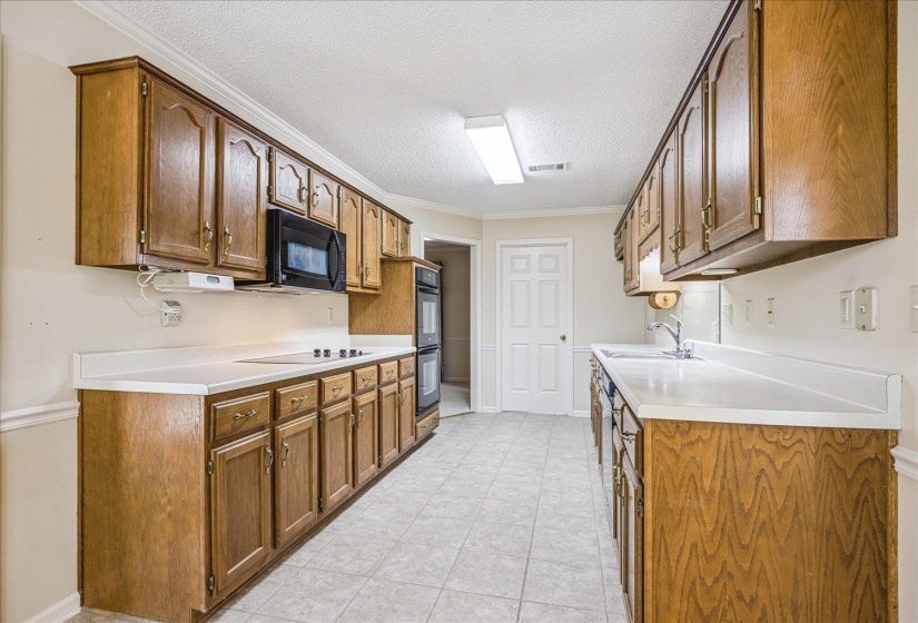 2174 CARROLLWOOD LN, Cordova, Tennessee 38016-6178, 3 Bedrooms Bedrooms, 7 Rooms Rooms,2.1 BathroomsBathrooms,Residential,For Sale,CARROLLWOOD,10219764
