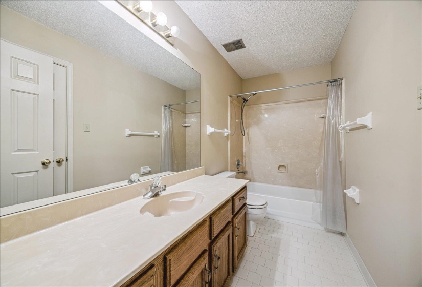 2174 CARROLLWOOD LN, Cordova, Tennessee 38016-6178, 3 Bedrooms Bedrooms, 7 Rooms Rooms,2.1 BathroomsBathrooms,Residential,For Sale,CARROLLWOOD,10219764