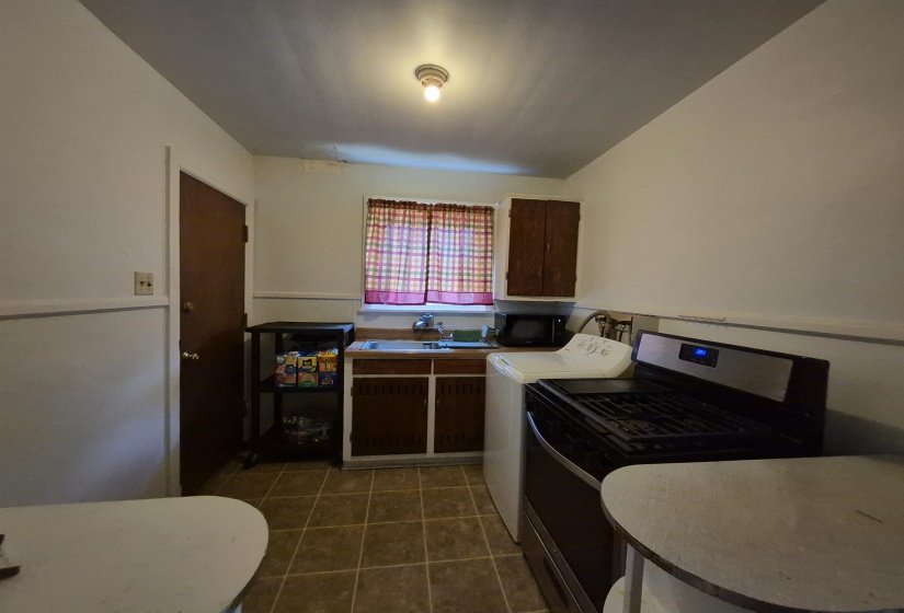 1327 PEACH AVE, Memphis, Tennessee 38104, 1 Bedroom Bedrooms, ,1 BathroomBathrooms,Duplexes,For Sale,PEACH,10219779