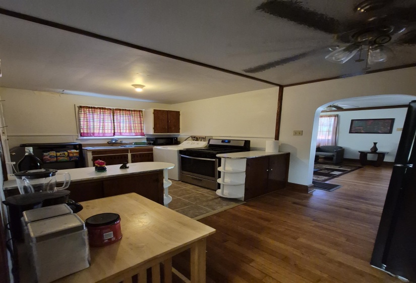 1327 PEACH AVE, Memphis, Tennessee 38104, 1 Bedroom Bedrooms, ,1 BathroomBathrooms,Duplexes,For Sale,PEACH,10219779