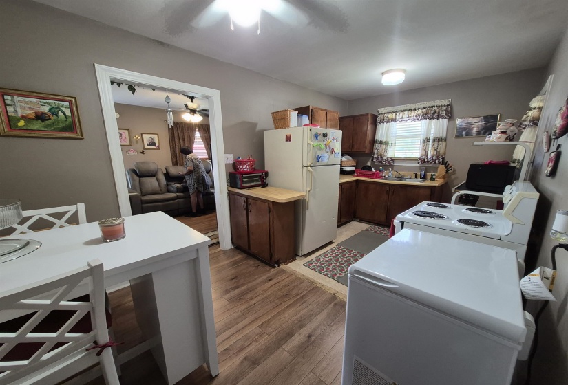 1327 PEACH AVE, Memphis, Tennessee 38104, 1 Bedroom Bedrooms, ,1 BathroomBathrooms,Duplexes,For Sale,PEACH,10219779