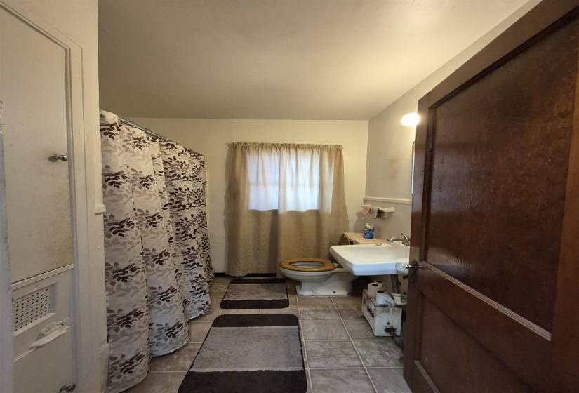 1327 PEACH AVE, Memphis, Tennessee 38104, 1 Bedroom Bedrooms, ,1 BathroomBathrooms,Duplexes,For Sale,PEACH,10219779