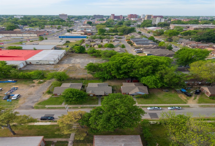 1319 PEACH AVE, Memphis, Tennessee 38104, 1 Bedroom Bedrooms, ,1 BathroomBathrooms,Duplexes,For Sale,PEACH,10219788