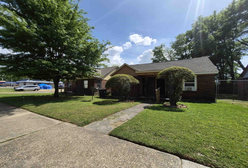 1319 PEACH AVE, Memphis, Tennessee 38104, 1 Bedroom Bedrooms, ,1 BathroomBathrooms,Duplexes,For Sale,PEACH,10219788