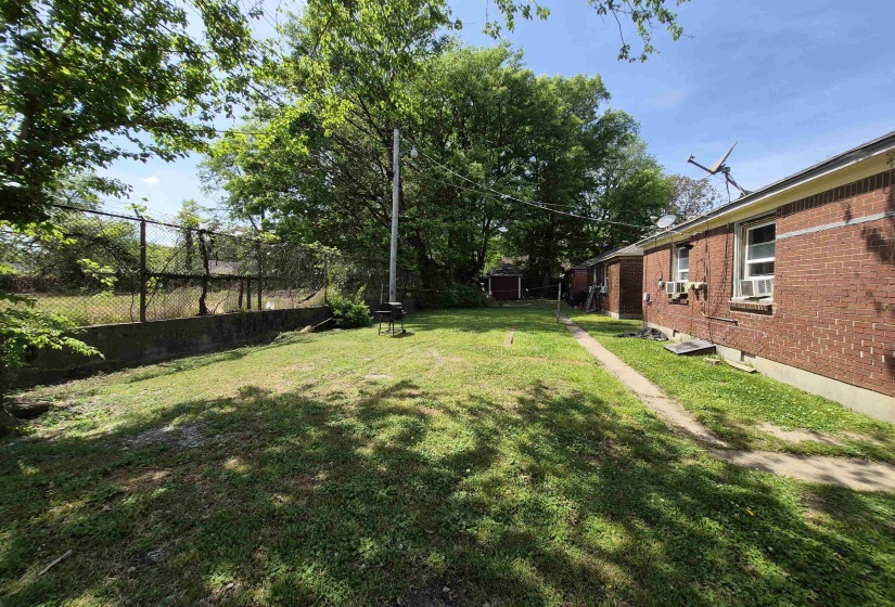 1319 PEACH AVE, Memphis, Tennessee 38104, 1 Bedroom Bedrooms, ,1 BathroomBathrooms,Duplexes,For Sale,PEACH,10219788