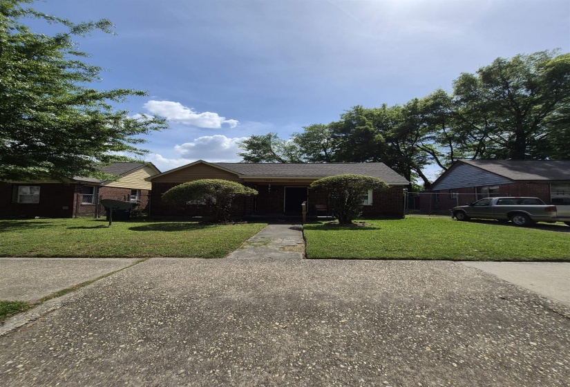 1319 PEACH AVE, Memphis, Tennessee 38104, 1 Bedroom Bedrooms, ,1 BathroomBathrooms,Duplexes,For Sale,PEACH,10219788