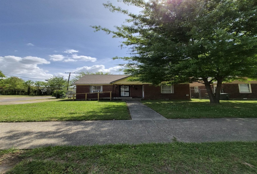 1319 PEACH AVE, Memphis, Tennessee 38104, 1 Bedroom Bedrooms, ,1 BathroomBathrooms,Duplexes,For Sale,PEACH,10219788