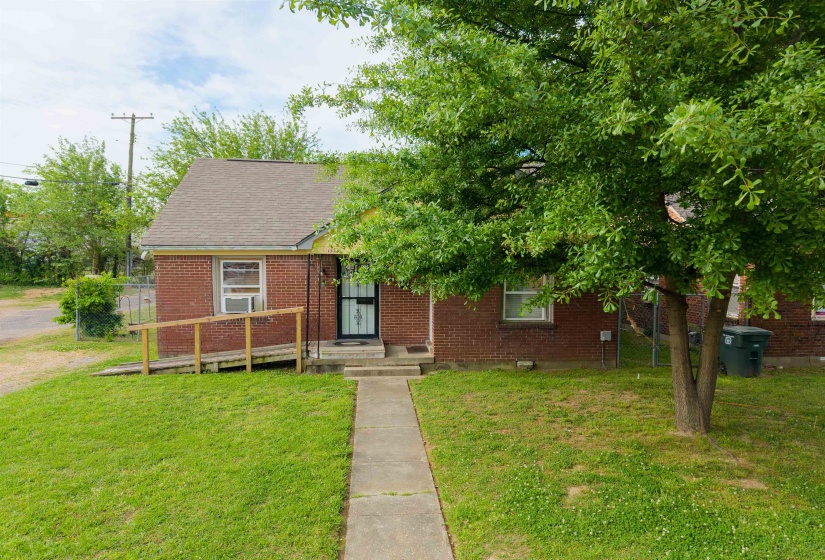 1319 PEACH AVE, Memphis, Tennessee 38104, 1 Bedroom Bedrooms, ,1 BathroomBathrooms,Duplexes,For Sale,PEACH,10219788