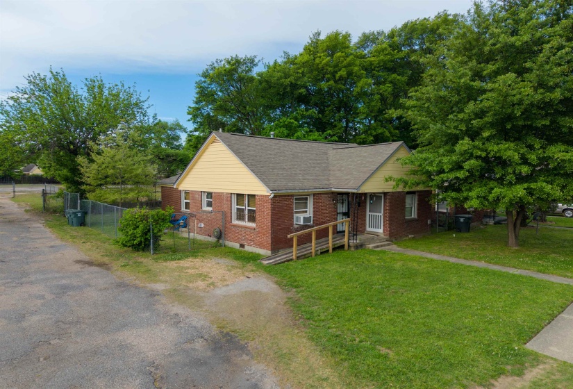 1319 PEACH AVE, Memphis, Tennessee 38104, 1 Bedroom Bedrooms, ,1 BathroomBathrooms,Duplexes,For Sale,PEACH,10219788