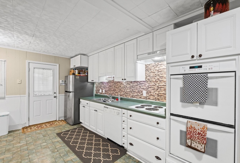 4108 HILLDALE AVE, Memphis, Tennessee 38117, 3 Bedrooms Bedrooms, 7 Rooms Rooms,2 BathroomsBathrooms,Residential,For Sale,HILLDALE,10219770