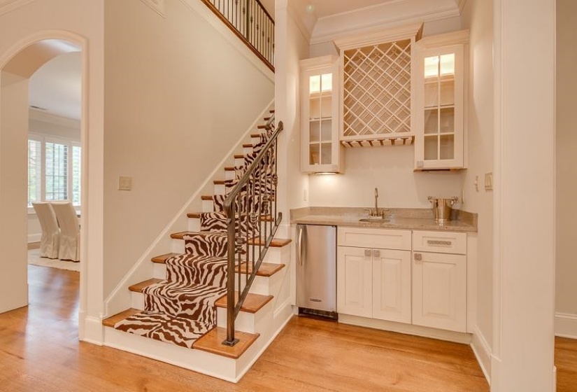 884 DRAKE MANOR CV, Memphis, Tennessee 38117, 4 Bedrooms Bedrooms, 9 Rooms Rooms,3.1 BathroomsBathrooms,Residential,For Sale,DRAKE MANOR,10219777