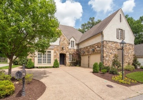884 DRAKE MANOR CV, Memphis, Tennessee 38117, 4 Bedrooms Bedrooms, 9 Rooms Rooms,3.1 BathroomsBathrooms,Residential,For Sale,DRAKE MANOR,10219777