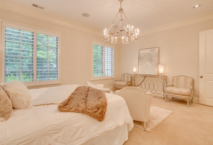 884 DRAKE MANOR CV, Memphis, Tennessee 38117, 4 Bedrooms Bedrooms, 9 Rooms Rooms,3.1 BathroomsBathrooms,Residential,For Sale,DRAKE MANOR,10219777
