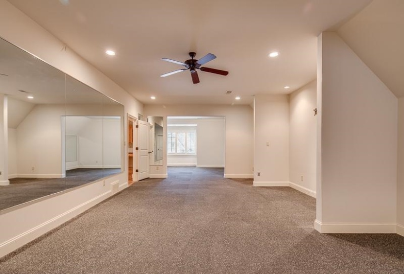 884 DRAKE MANOR CV, Memphis, Tennessee 38117, 4 Bedrooms Bedrooms, 9 Rooms Rooms,3.1 BathroomsBathrooms,Residential,For Sale,DRAKE MANOR,10219777