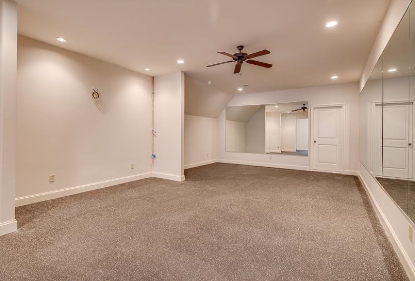 884 DRAKE MANOR CV, Memphis, Tennessee 38117, 4 Bedrooms Bedrooms, 9 Rooms Rooms,3.1 BathroomsBathrooms,Residential,For Sale,DRAKE MANOR,10219777