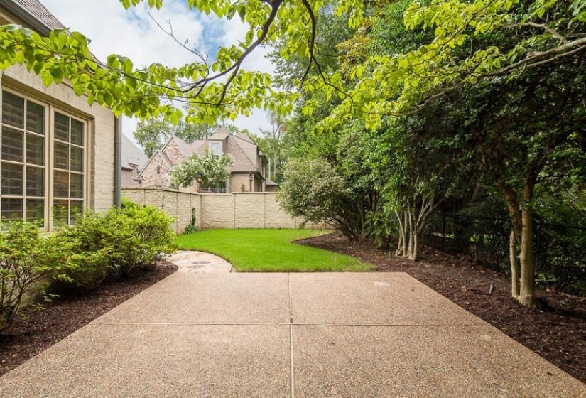 884 DRAKE MANOR CV, Memphis, Tennessee 38117, 4 Bedrooms Bedrooms, 9 Rooms Rooms,3.1 BathroomsBathrooms,Residential,For Sale,DRAKE MANOR,10219777