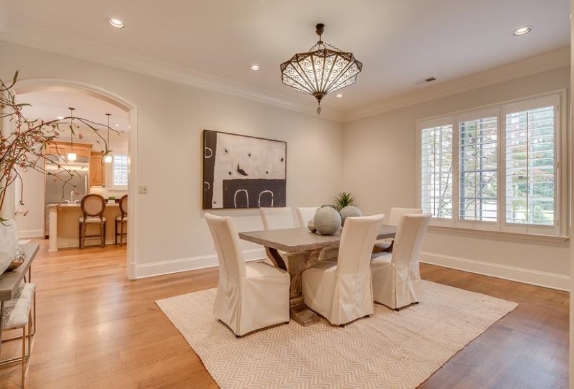 884 DRAKE MANOR CV, Memphis, Tennessee 38117, 4 Bedrooms Bedrooms, 9 Rooms Rooms,3.1 BathroomsBathrooms,Residential,For Sale,DRAKE MANOR,10219777