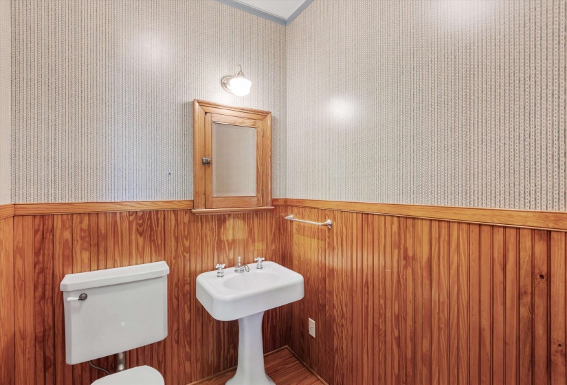 1662 FOREST AVE, Memphis, Tennessee 38112, 4 Bedrooms Bedrooms, 10 Rooms Rooms,2.1 BathroomsBathrooms,Residential,For Sale,FOREST,10219785