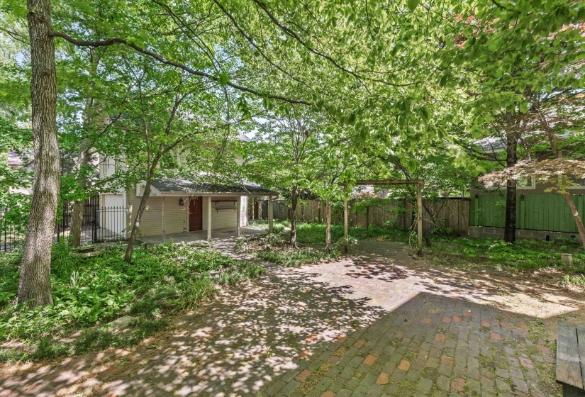 1662 FOREST AVE, Memphis, Tennessee 38112, 4 Bedrooms Bedrooms, 10 Rooms Rooms,2.1 BathroomsBathrooms,Residential,For Sale,FOREST,10219785