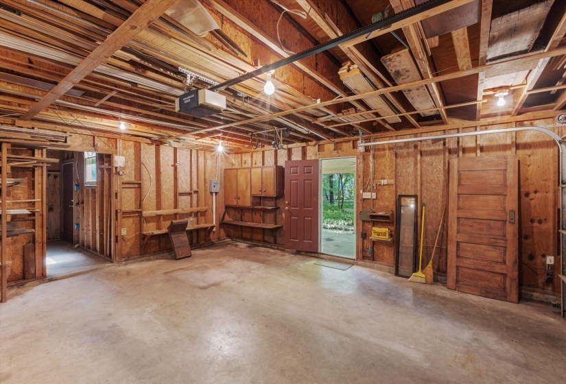 1662 FOREST AVE, Memphis, Tennessee 38112, 4 Bedrooms Bedrooms, 10 Rooms Rooms,2.1 BathroomsBathrooms,Residential,For Sale,FOREST,10219785
