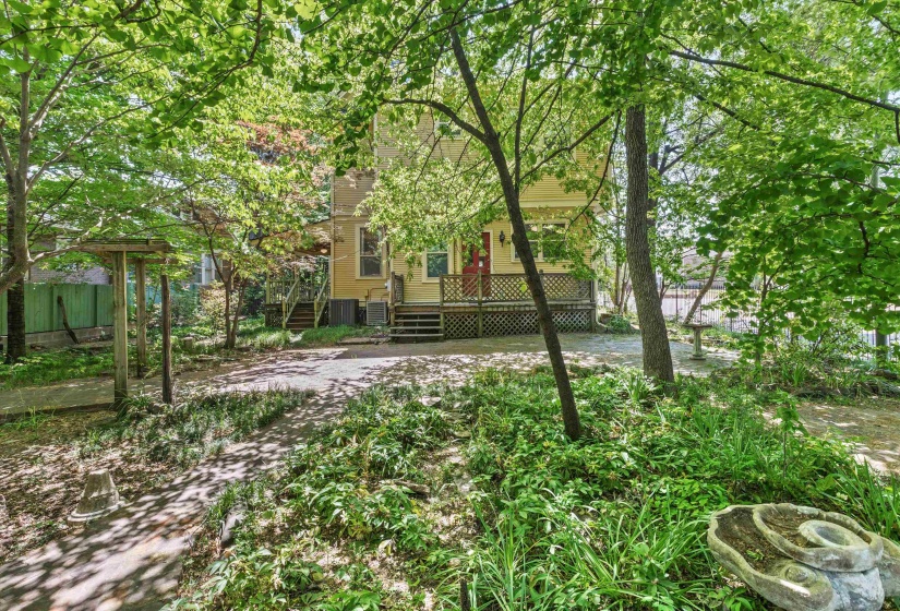 1662 FOREST AVE, Memphis, Tennessee 38112, 4 Bedrooms Bedrooms, 10 Rooms Rooms,2.1 BathroomsBathrooms,Residential,For Sale,FOREST,10219785