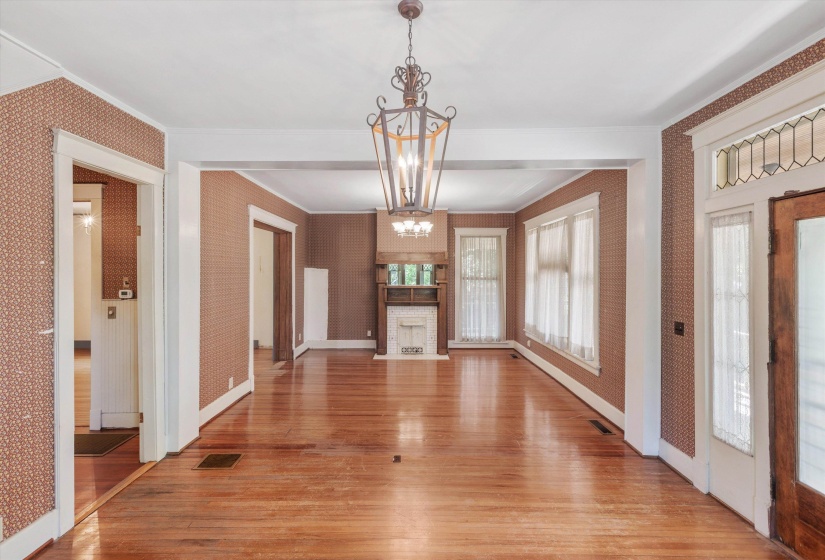 1662 FOREST AVE, Memphis, Tennessee 38112, 4 Bedrooms Bedrooms, 10 Rooms Rooms,2.1 BathroomsBathrooms,Residential,For Sale,FOREST,10219785