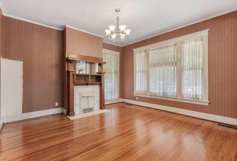 1662 FOREST AVE, Memphis, Tennessee 38112, 4 Bedrooms Bedrooms, 10 Rooms Rooms,2.1 BathroomsBathrooms,Residential,For Sale,FOREST,10219785