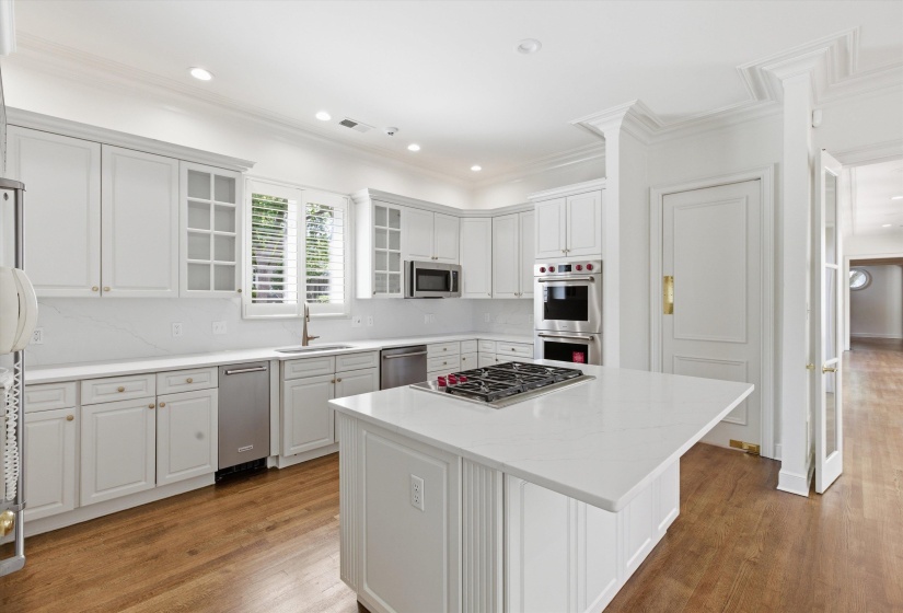 6303 MASSEY OAKS CV, Memphis, Tennessee 38120, 5 Bedrooms Bedrooms, 10 Rooms Rooms,3.2 BathroomsBathrooms,Residential,For Sale,MASSEY OAKS,10219792