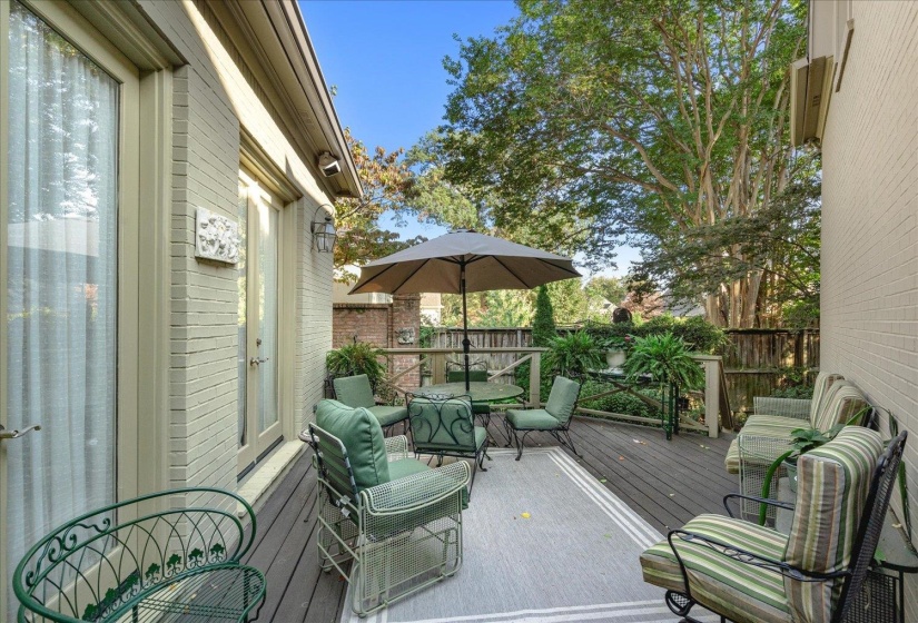 6303 MASSEY OAKS CV, Memphis, Tennessee 38120, 5 Bedrooms Bedrooms, 10 Rooms Rooms,3.2 BathroomsBathrooms,Residential,For Sale,MASSEY OAKS,10219792