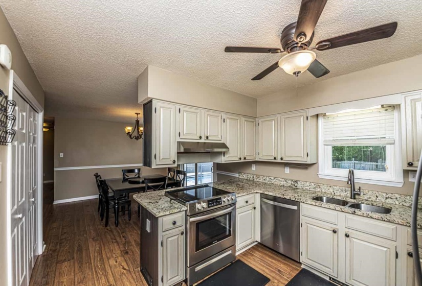 1163 MCLAUGHLIN DR, Munford, Tennessee 38058, 3 Bedrooms Bedrooms, 6 Rooms Rooms,2 BathroomsBathrooms,Residential,For Sale,MCLAUGHLIN,10219795