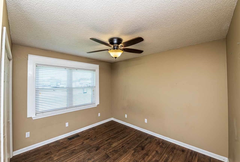 1163 MCLAUGHLIN DR, Munford, Tennessee 38058, 3 Bedrooms Bedrooms, 6 Rooms Rooms,2 BathroomsBathrooms,Residential,For Sale,MCLAUGHLIN,10219795