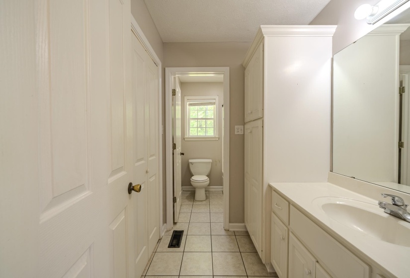 220 LINDEN LN, Adamsville, Tennessee 38310, 3 Bedrooms Bedrooms, 7 Rooms Rooms,2 BathroomsBathrooms,Residential,For Sale,LINDEN,10219796