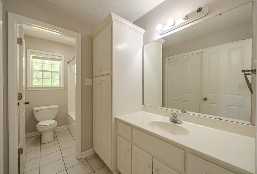 220 LINDEN LN, Adamsville, Tennessee 38310, 3 Bedrooms Bedrooms, 7 Rooms Rooms,2 BathroomsBathrooms,Residential,For Sale,LINDEN,10219796