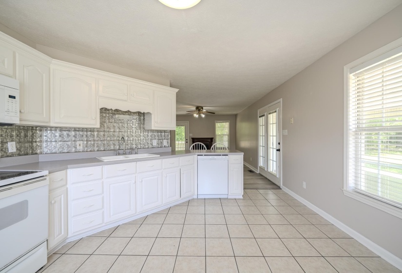 220 LINDEN LN, Adamsville, Tennessee 38310, 3 Bedrooms Bedrooms, 7 Rooms Rooms,2 BathroomsBathrooms,Residential,For Sale,LINDEN,10219796