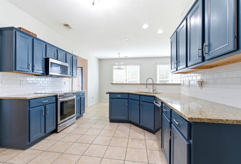 4669 SHIRA DR, Bartlett, Tennessee 38002, 4 Bedrooms Bedrooms, 8 Rooms Rooms,2.1 BathroomsBathrooms,Residential,For Sale,SHIRA,10219797