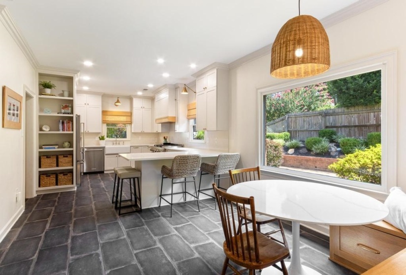 2880 BELFORT DR, Germantown, Tennessee 38138, 5 Bedrooms Bedrooms, 10 Rooms Rooms,3.2 BathroomsBathrooms,Residential,For Sale,BELFORT,10219800