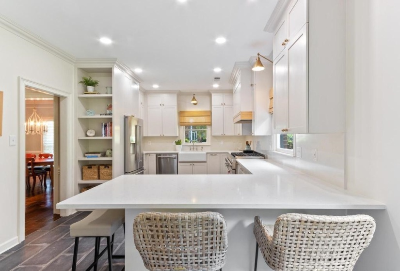 2880 BELFORT DR, Germantown, Tennessee 38138, 5 Bedrooms Bedrooms, 10 Rooms Rooms,3.2 BathroomsBathrooms,Residential,For Sale,BELFORT,10219800