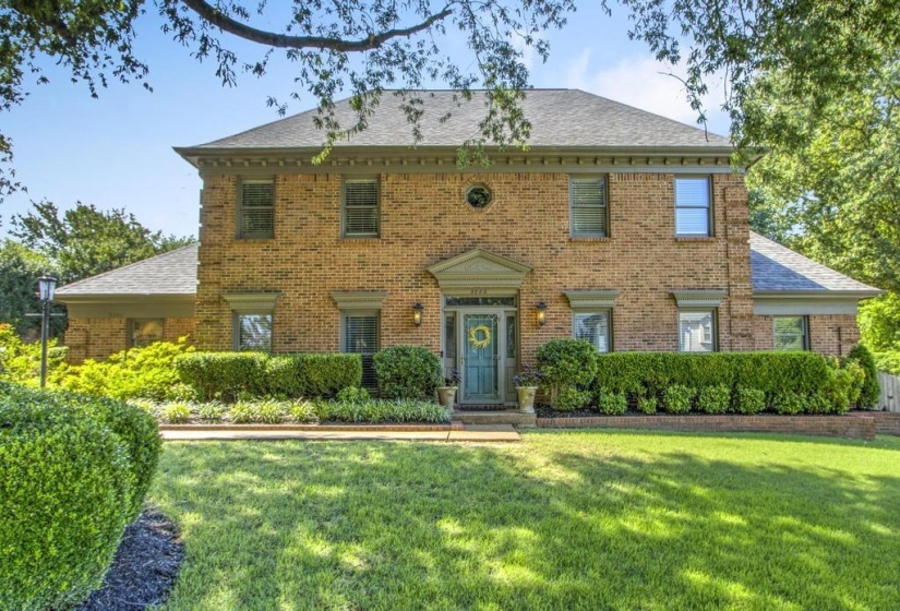 2880 BELFORT DR, Germantown, Tennessee 38138, 5 Bedrooms Bedrooms, 10 Rooms Rooms,3.2 BathroomsBathrooms,Residential,For Sale,BELFORT,10219800