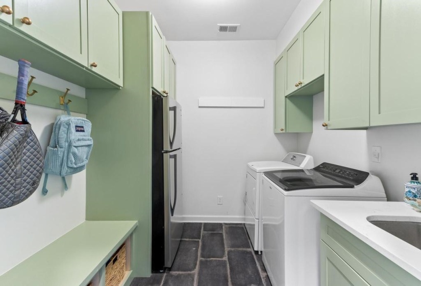 2880 BELFORT DR, Germantown, Tennessee 38138, 5 Bedrooms Bedrooms, 10 Rooms Rooms,3.2 BathroomsBathrooms,Residential,For Sale,BELFORT,10219800