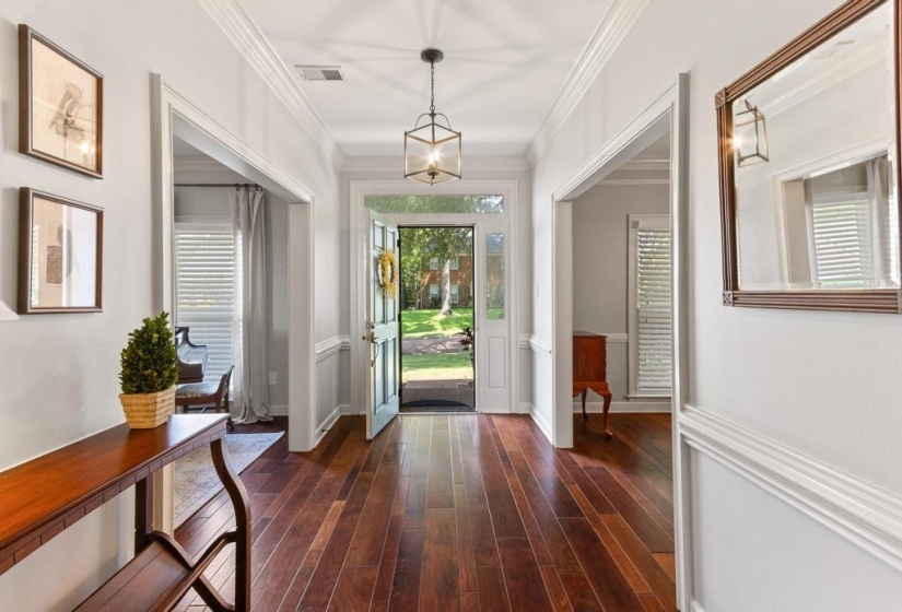 2880 BELFORT DR, Germantown, Tennessee 38138, 5 Bedrooms Bedrooms, 10 Rooms Rooms,3.2 BathroomsBathrooms,Residential,For Sale,BELFORT,10219800