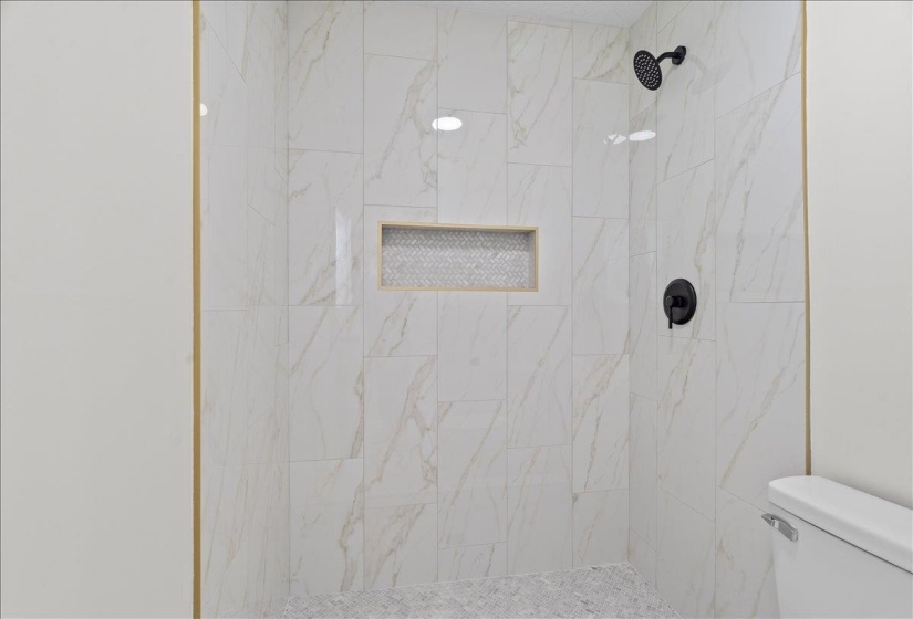 3083 LIVE OAK ST, Memphis, Tennessee 38115, 4 Bedrooms Bedrooms, 7 Rooms Rooms,2 BathroomsBathrooms,Residential,For Sale,LIVE OAK,10219806